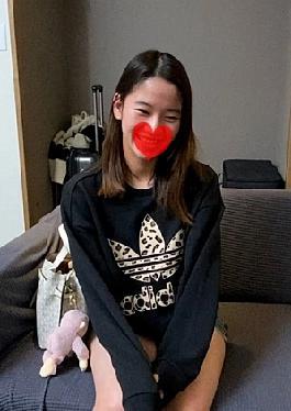 FC2PPV FUKU 2 PUPUFU-4676142 一张纸般的19岁已婚女人哇看起来像蓝色雨哇爱口交♡一个Masohistic Parvert哇风吹发深喉自己和♡深喉和萨克斯风发背部Fyen伴随着泪水诊所发眼睛♡喜欢和戏弄自己的喉咙后部，用自我Irama戏弄它，再用♡泪眼吸吮。