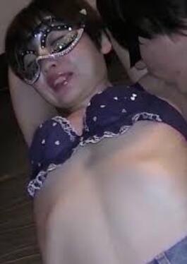 FC2PPV-4690305 戴着口罩的漂亮年轻女孩被猛烈啪啪
