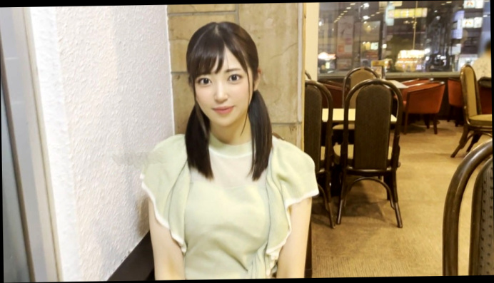 FC2PPV 4674180 A super innocent model who is in charge of the popular young adult magazine, “first cover and opening gravure” shows her true face.